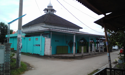 Masjid Qoryatul Khoiriyah: Tempat Ibadah yang Menyatu dengan Kehidupan Warga Cilacap
